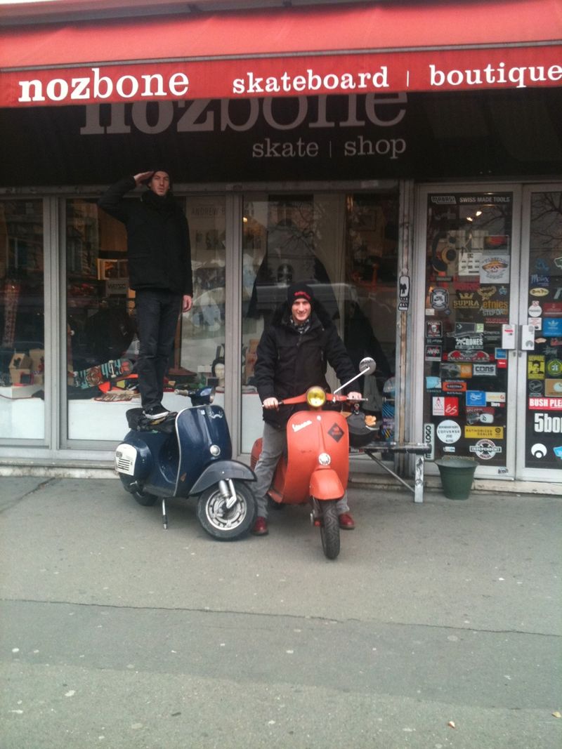 Sam et Jmo vespa+nozbone